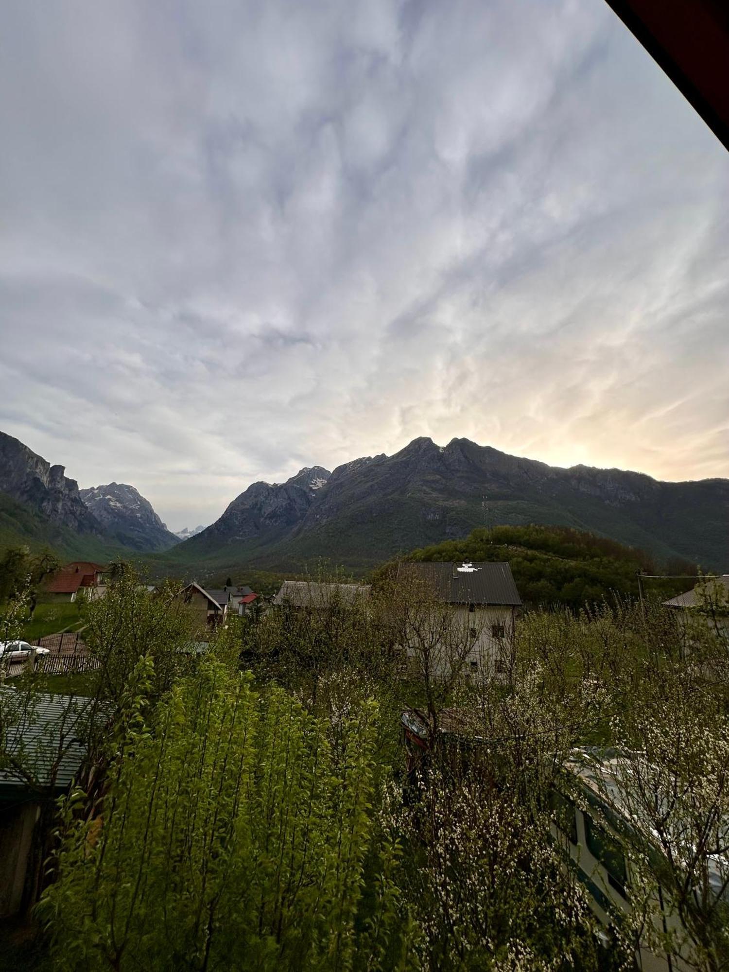 Guest House Guri Vusanje Exterior photo